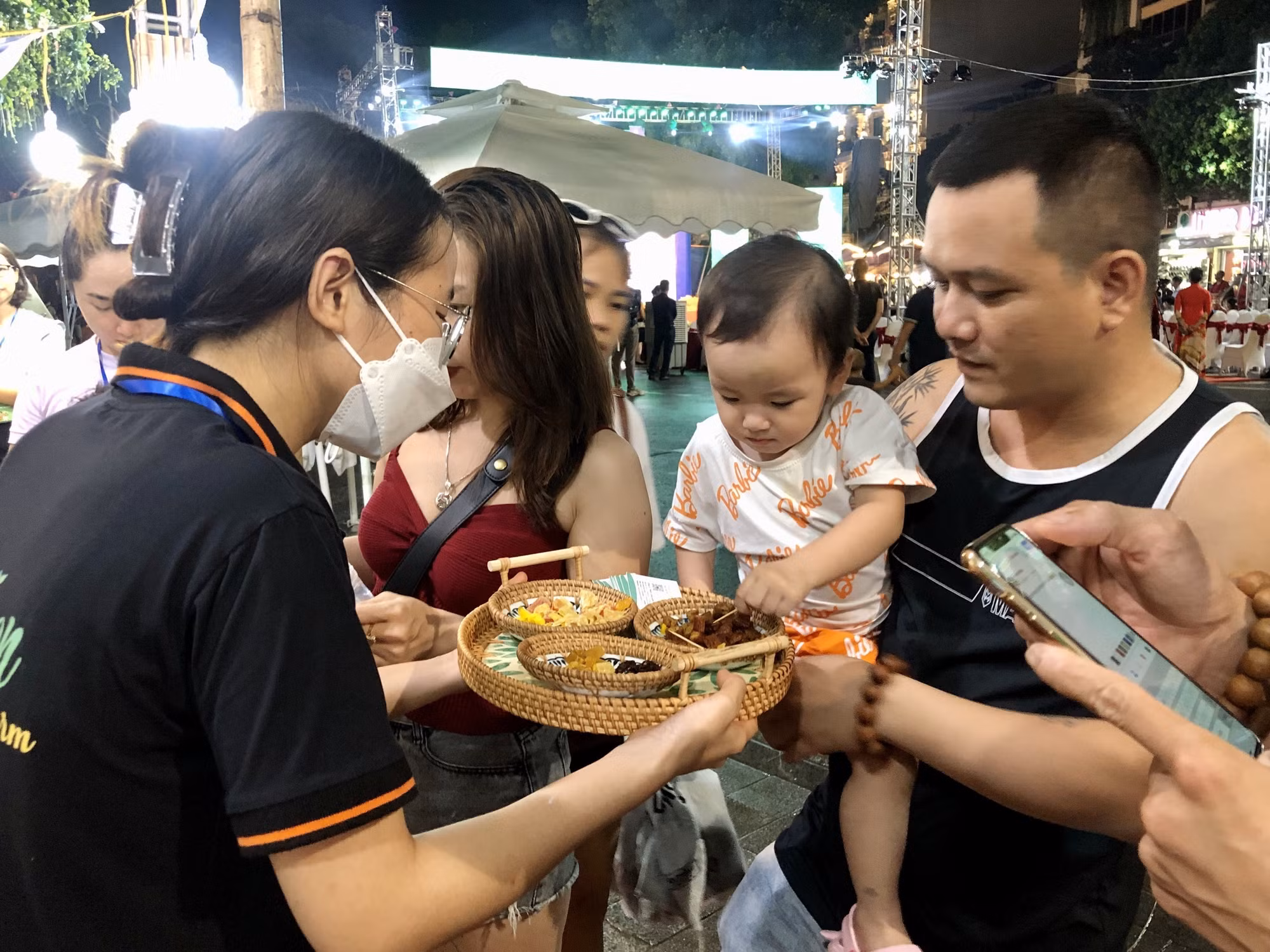 Khai mạc “Tuần hàng quảng bá nông sản, sản phẩm OCOP Hà Nội và các tỉnh, thành phố năm 2022” ảnh 3