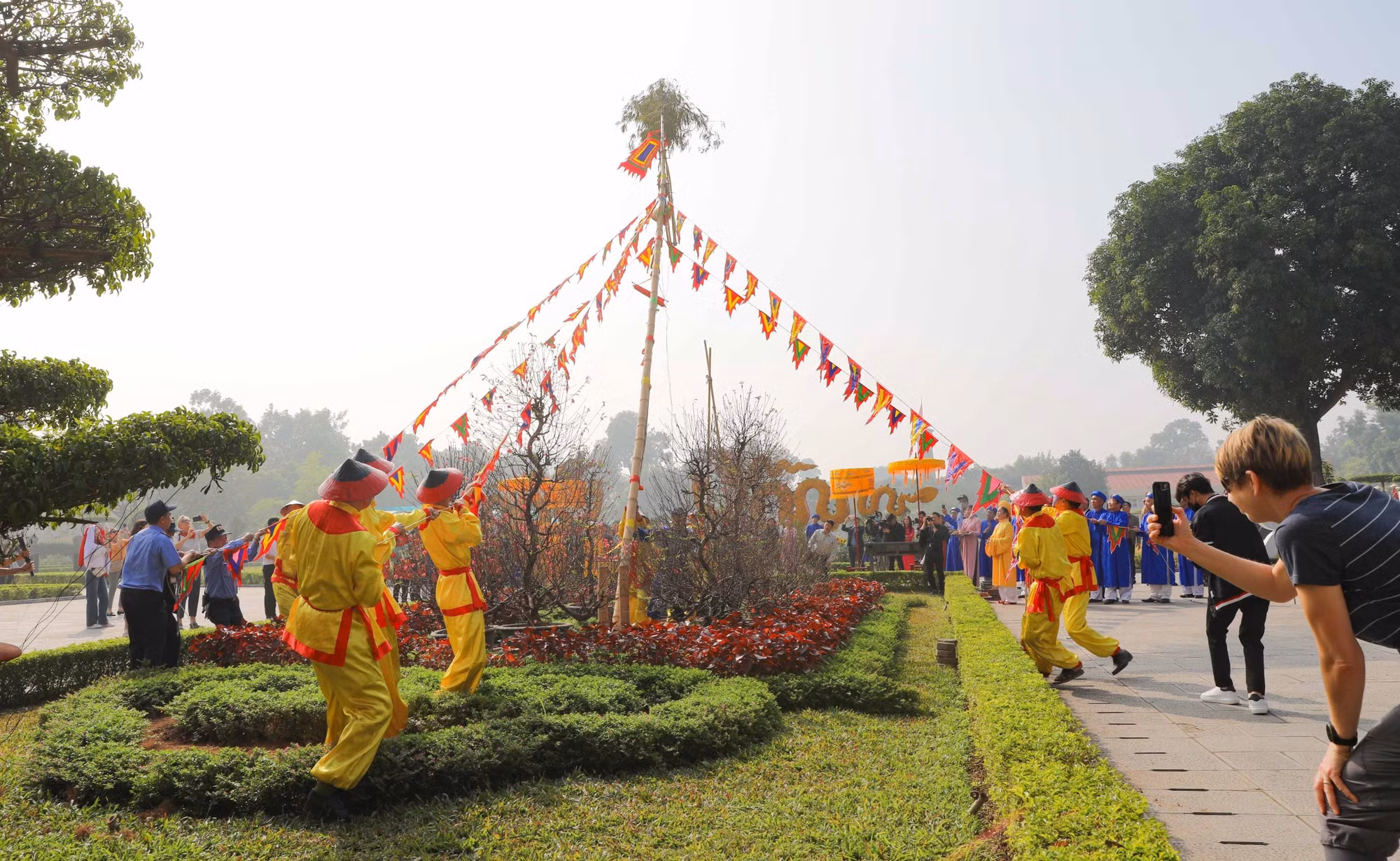 Dâng hương khai Xuân tại Hoàng thành Thăng Long - Hà Nội ảnh 2