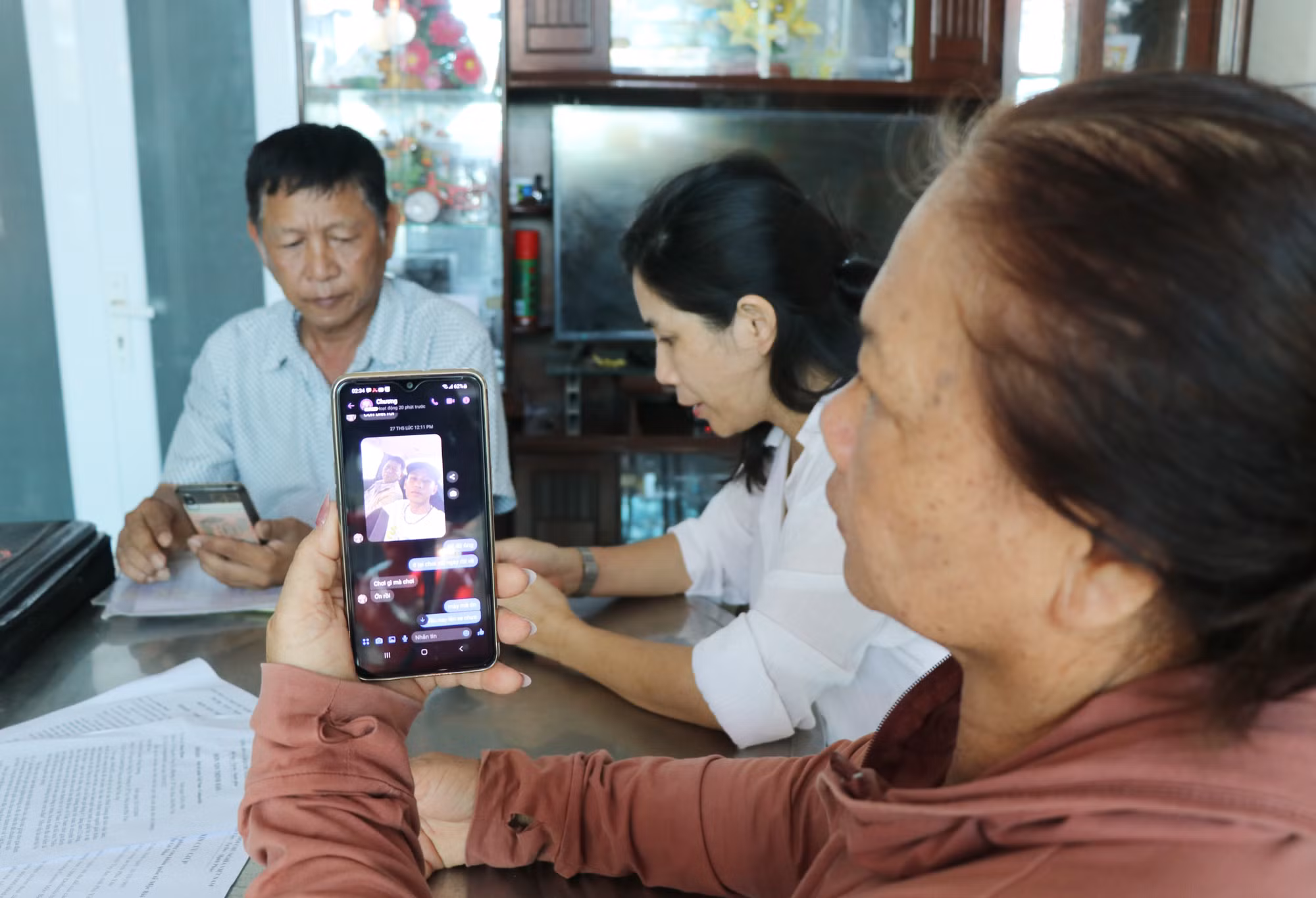 Cảnh báo “sập bẫy” khi tìm việc lương cao ở nước ngoài qua mạng xã hội ảnh 2