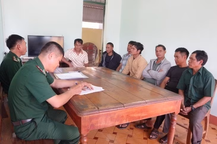 Gia Lai: Vận động, tuyên truyền người dân không tàng trữ vũ khí, công cụ hỗ trợ trái phép ảnh 1