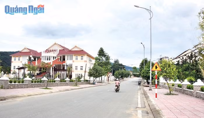 Huyện miền núi Ba Tơ đổi thay sau 50 năm giải phóng ảnh 1