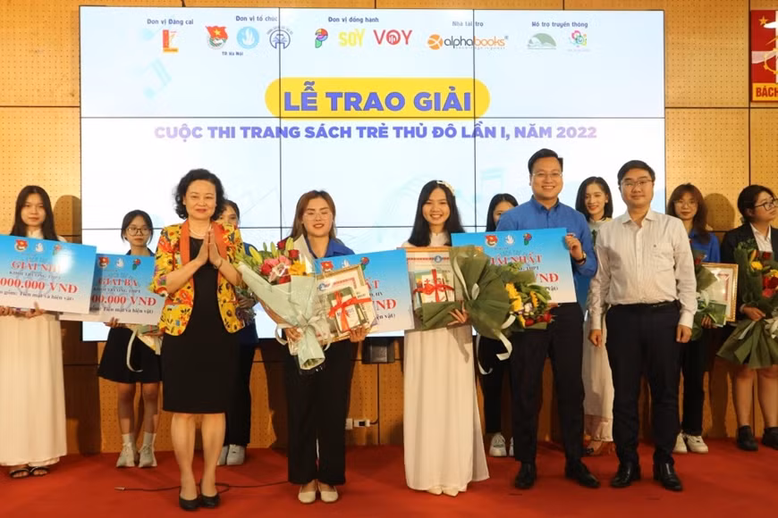 Ngày Sách và Văn hóa đọc Việt Nam 2022: Sôi nổi Ngày hội Sách - Phố sách sinh viên Thủ đô ảnh 2