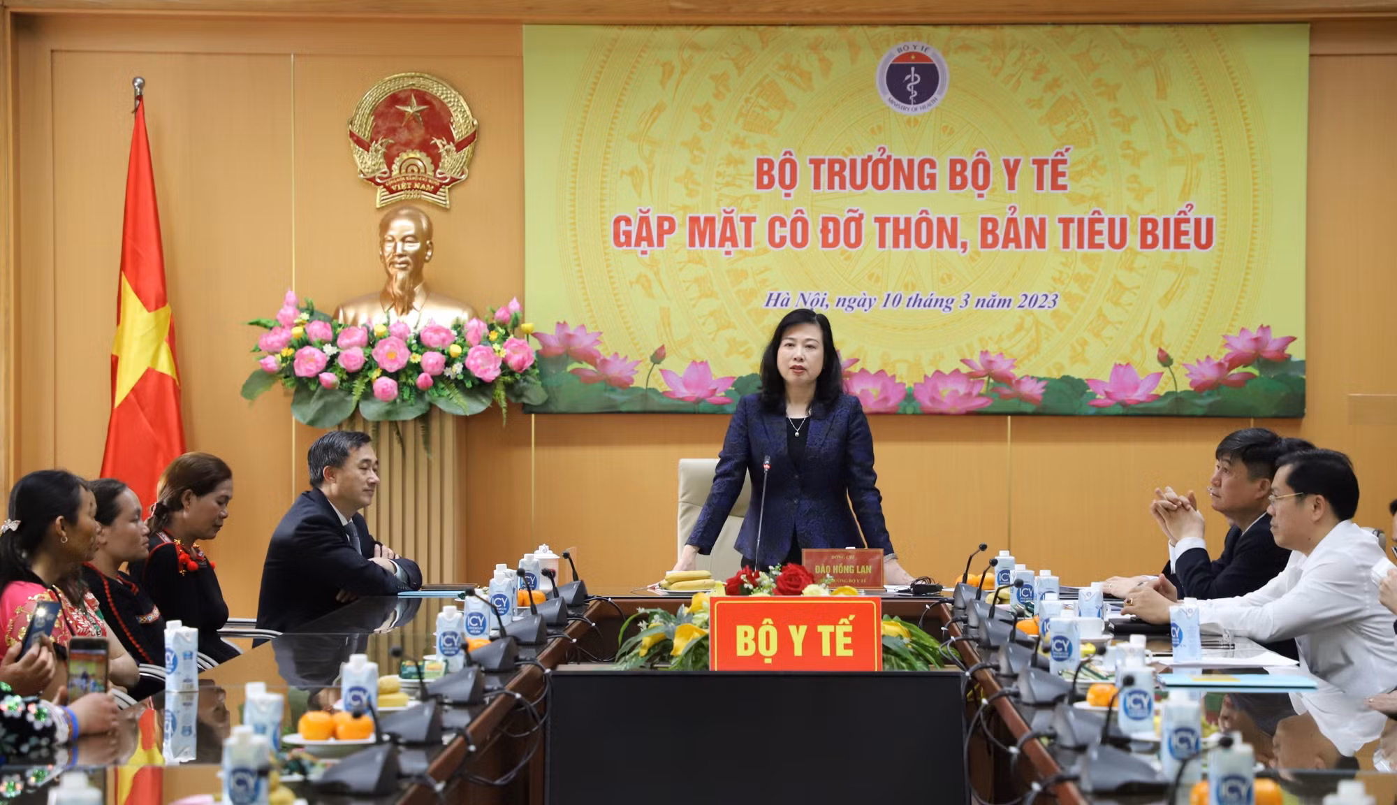 Hướng tới xây dựng, thực thi đầy đủ chính sách hỗ trợ cô đỡ thôn bản ảnh 1