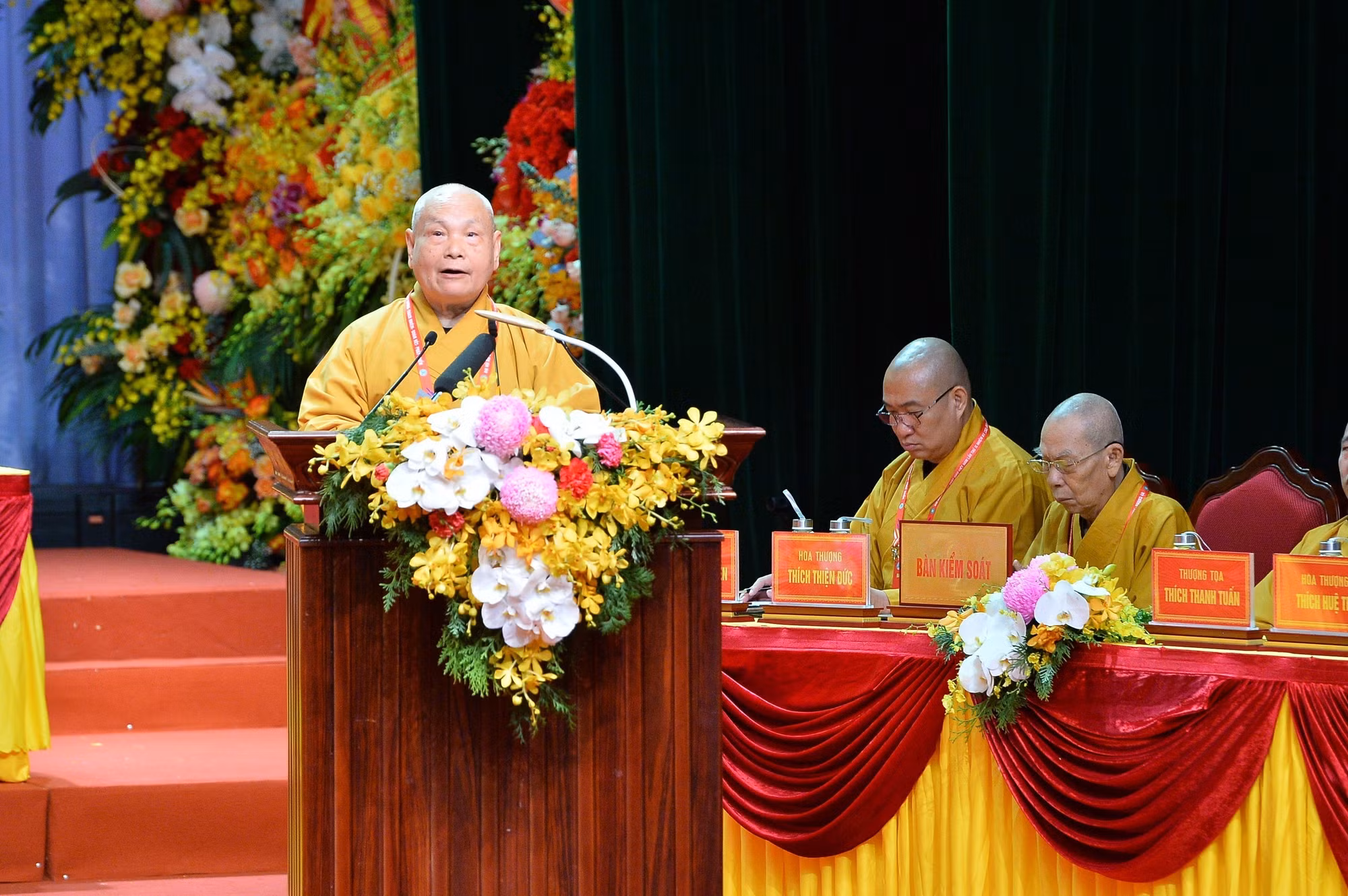 Chủ tịch nước Nguyễn Xuân Phúc: Phát huy truyền thống yêu nước, gắn bó, đồng hành cùng dân tộc của Phật giáo Việt Nam ảnh 3