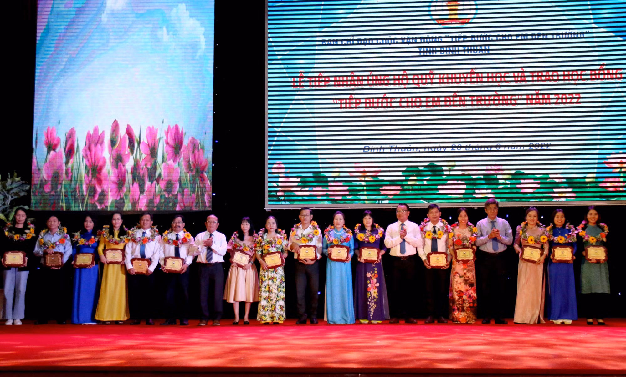 Năm học 2022-2023: Bình Thuận hỗ trợ học sinh có hoàn cảnh khó khăn đến trường ảnh 2