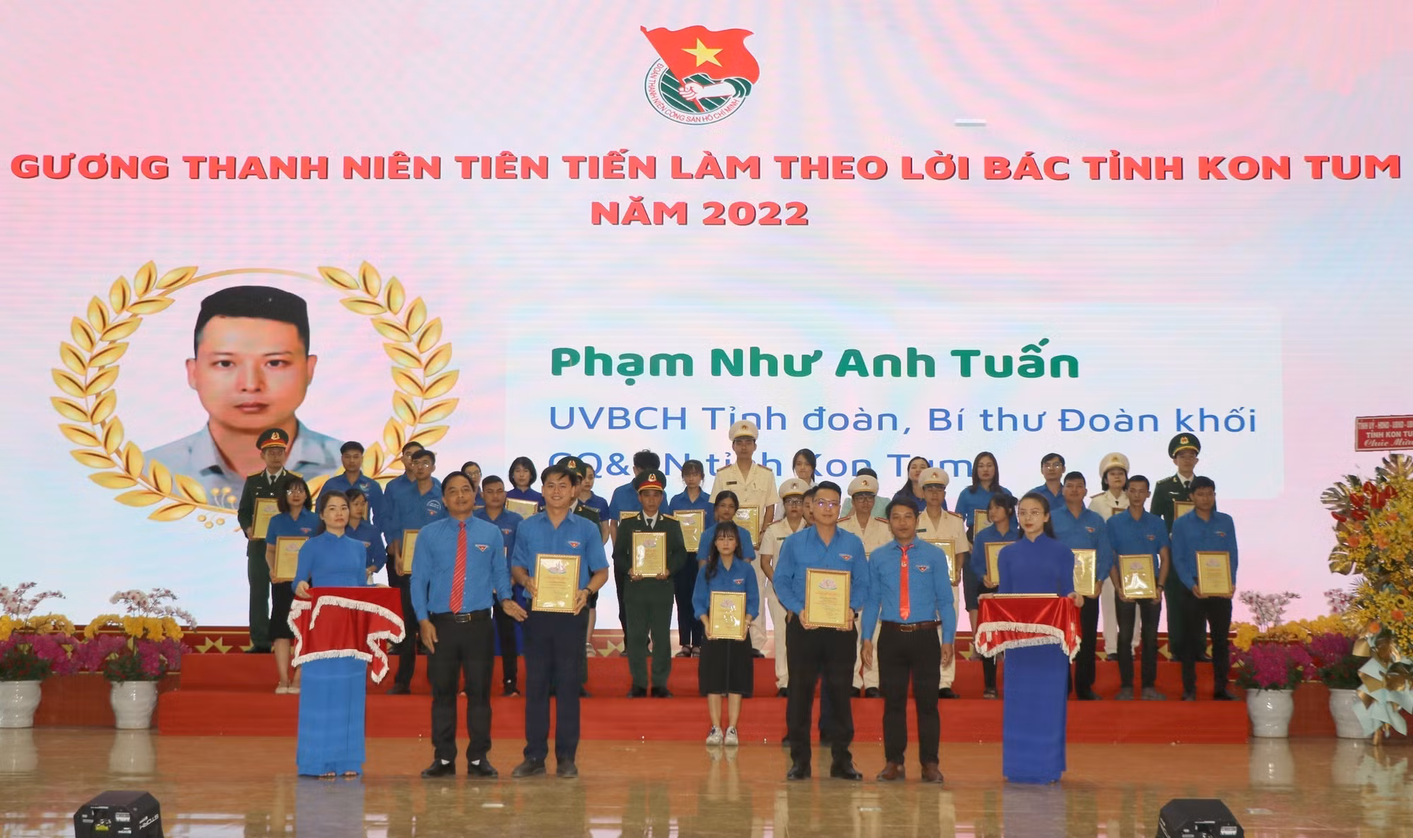 Kon Tum tuyên dương gương mặt trẻ tiêu biểu, làm theo lời Bác ảnh 1