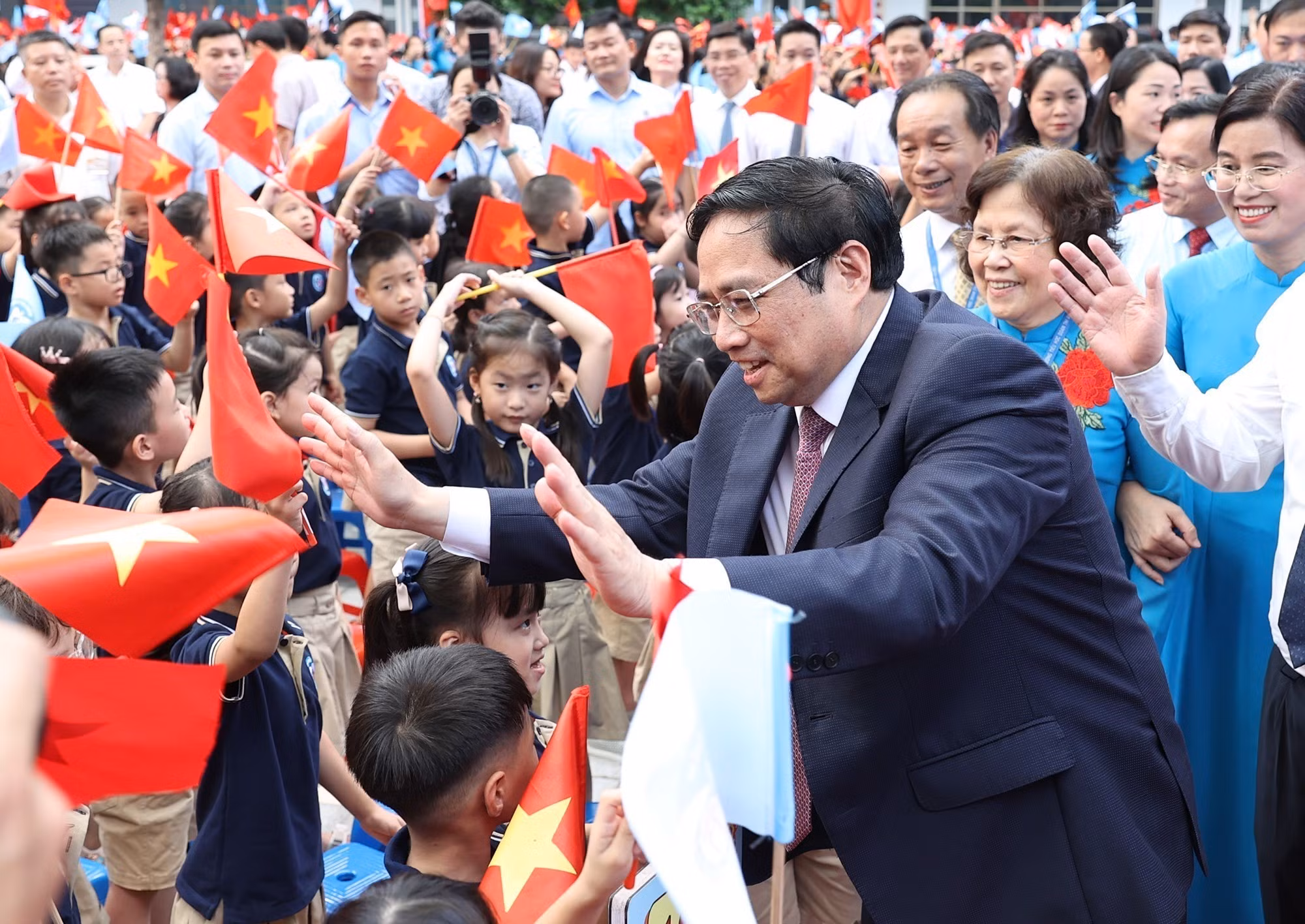 Thủ tướng Phạm Minh Chính: Thực hiện 3 cân bằng “học - chơi - ăn ngủ” cho học sinh ảnh 6