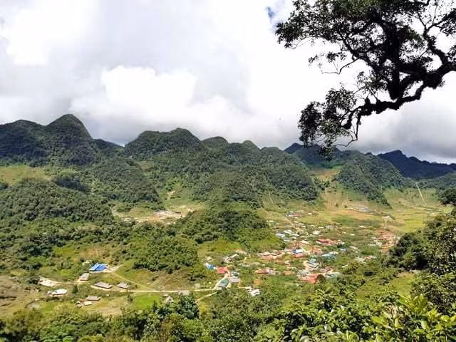 Hang Kia - Pà Cò nhin từ trên cao. Ảnh: dangcongsan.vn
