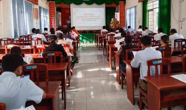 Ban Dân tộc tỉnh Kiên Giang tổ chức Hội nghị phổ biến, giáo dục pháp luật trong đồng bào vùng dân tộc thiểu số tại huyện U Minh Thượng. Nguồn: mattran.org.vn