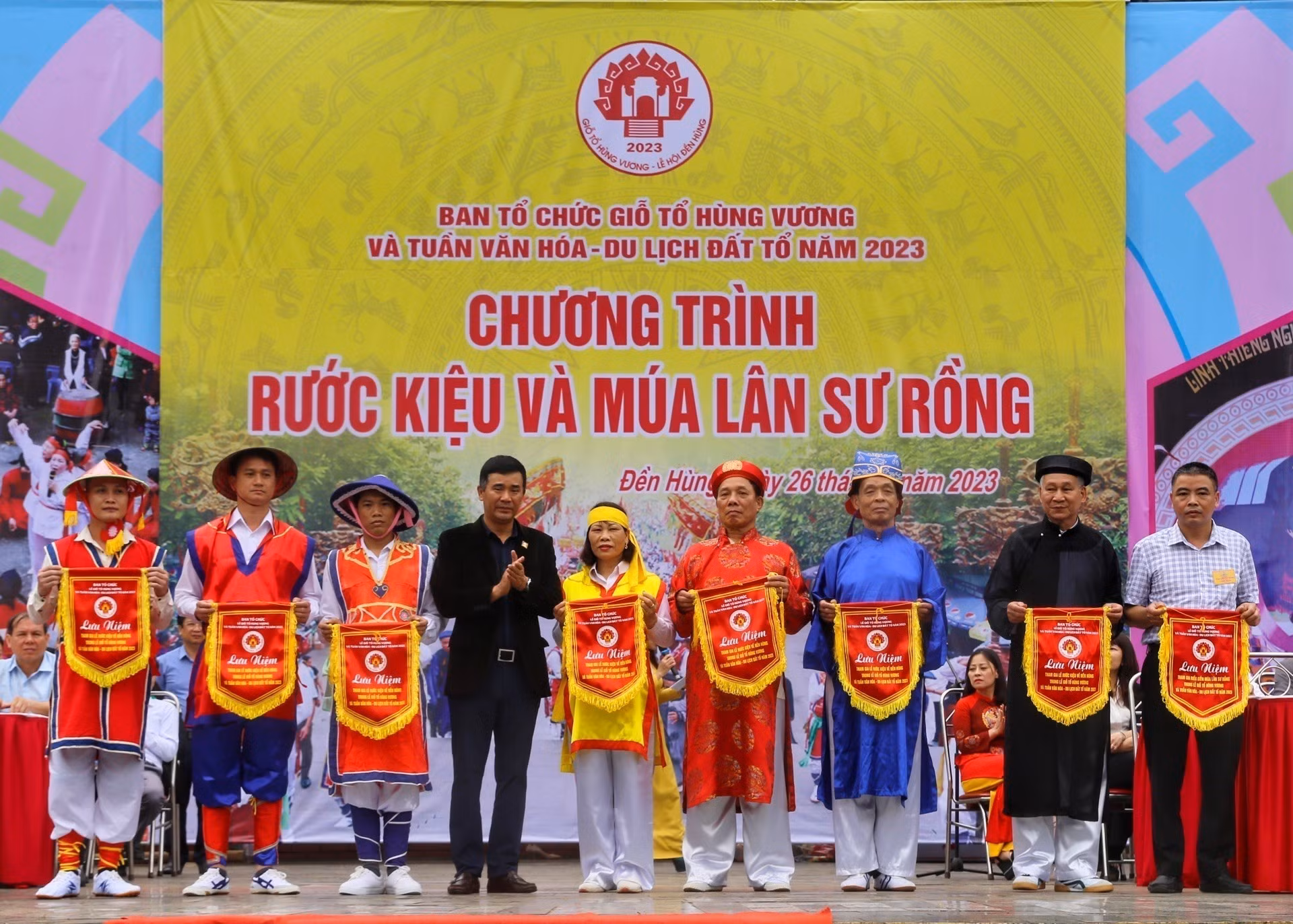 Giỗ Tổ Hùng Vương 2023: Độc đáo Lễ rước kiệu từ các xã vùng ven ảnh 6