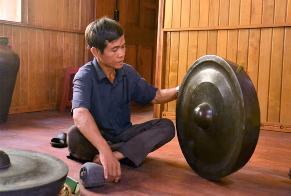 Giữ “hồn” chiêng như giữ gìn sự giàu có, sung túc của buôn làng ảnh 1