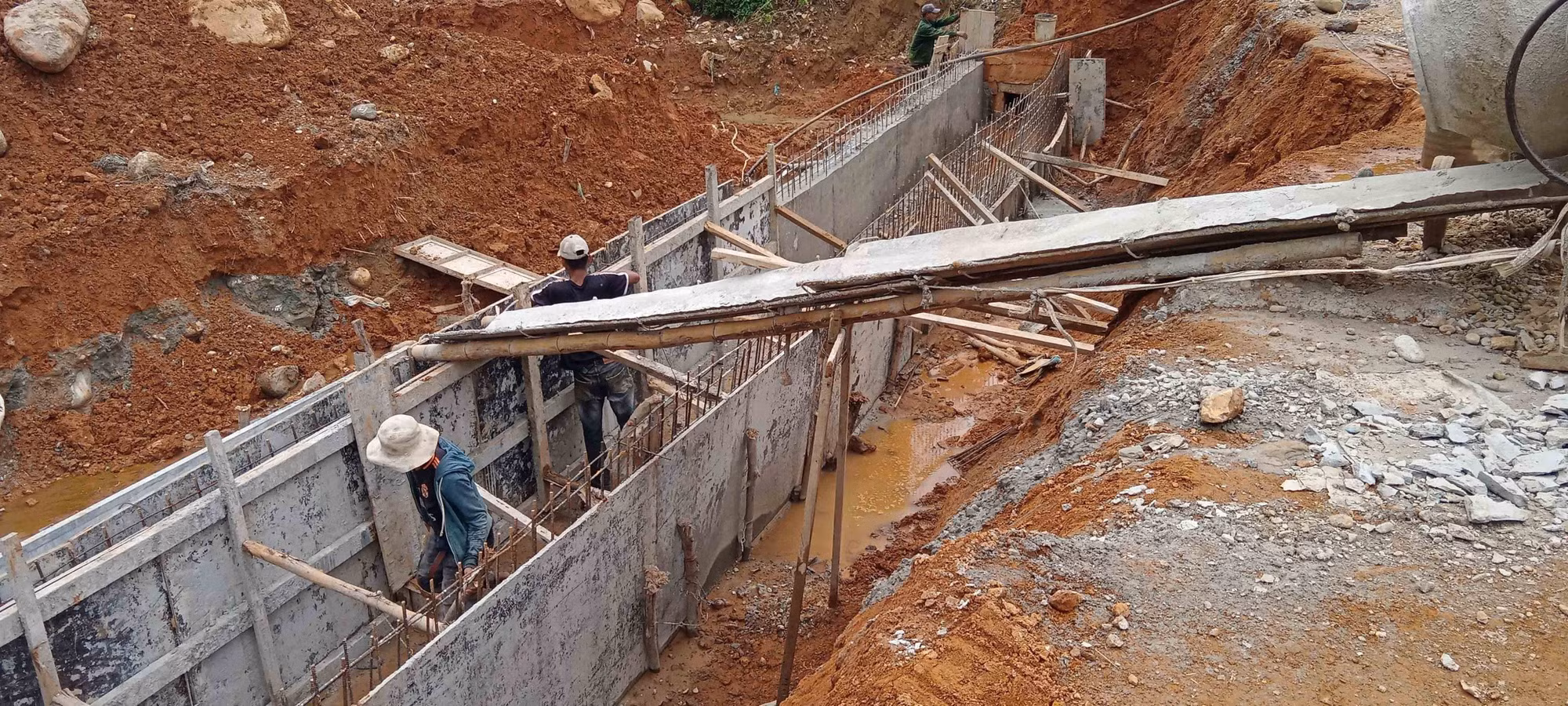 Hoàn thành kè chống sạt lở, bảo đảm an toàn khu dân cư xã Trà Leng, Quảng Nam ảnh 4