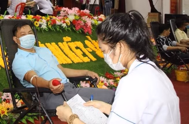 Ngày Quốc tế người hiến máu (14/6): Chuyện những người hiến máu khẩn cấp cứu người ảnh 1