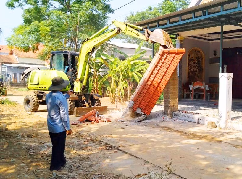 Quảng Nam: Hàng trăm hộ dân tự nguyện hiến đất xây dựng cơ sở hạ tầng ảnh 1