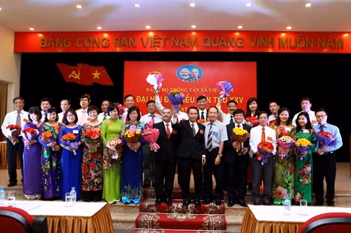 Đại hội đã bầu 27 đồng chí vào Ban Chấp hành Đảng bộ TTXVN khóa XXV, nhiệm kỳ 2015-2020. Ảnh: Quý Trung- TTXVN