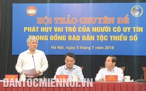 Đồng chí Đỗ Văn Chiến, Ủy viên Trung ương Đảng, Bộ trưởng, Chủ nhiệm Ủy ban Dân tộc phát biểu tại Hội thảo. Ảnh: Hoàng Hải