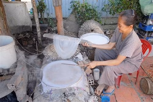 Làng nghề làm bánh tráng Tết cho thu nhập cao ở Cần Thơ ảnh 1