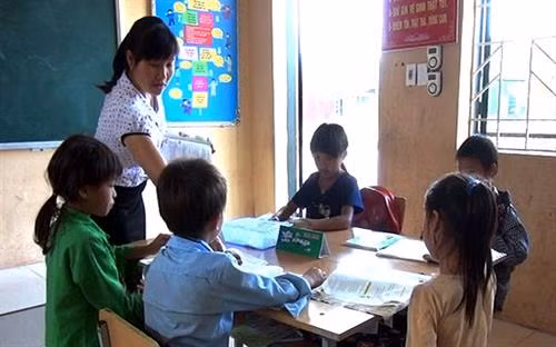Một tiết học theo mô hình VNEN của cô và trò Trường Tiểu học Leng Su Sìn, xã Leng Su Sìn, huyện Mường Nhé. Ảnh: baodienbienphu.info.vn