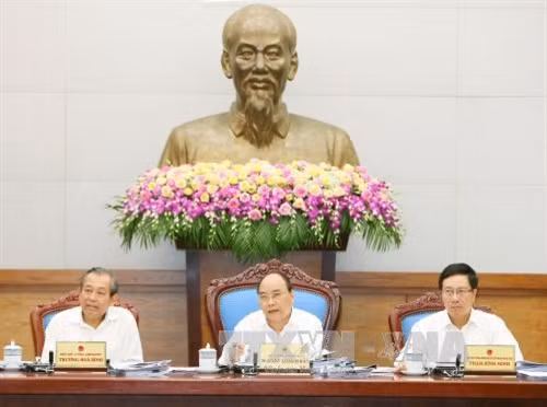 Thủ tướng Nguyễn Xuân Phúc phát biểu tại phiên họp Chính phủ thường kỳ. Ảnh: Thống Nhất/TTXVN