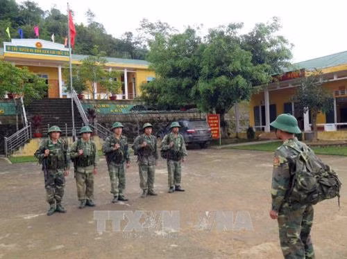Đội vũ trang Đồn biên phòng Ga Ry nhận nhiệm vụ tuần tra đường biên giới. Ảnh: Đỗ Trưởng – TTXVN