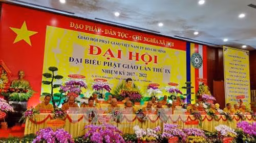 Hội đồng Chứng minh và Chủ tọa chủ trì đại hội. Ảnh: Thế Anh-TTXVN