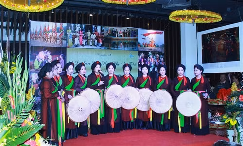 Trình diễn di sản dân ca quan họ Bắc Ninh. Ảnh: Phan Ngọc Đức - TTXVN