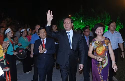 Chủ tịch nước Trần Đại Quang đến dự Lễ khai mạc Ngày Văn hóa các dân tộc Việt Nam tổ chức tại Làng Văn hóa - Du lịch các dân tộc Việt Nam (Đồng Mô, Sơn Tây, Hà Nội). Ảnh: Nhan Sáng-TTXVN