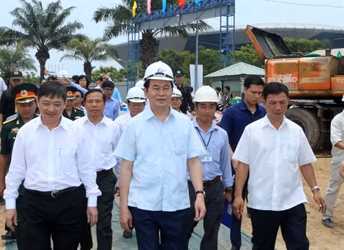 Chủ tịch nước Trần Đại Quang thăm công trình xây dựng Cung Thiếu nhi Đà Nẵng. Ảnh: Nhan Sáng-TTXVN
