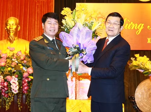 Chủ tịch nước Trương Tấn Sang phát biểu chúc Tết cán bộ chiến sĩ Tổng cục V. Ảnh: Doãn Tấn – TTXVN