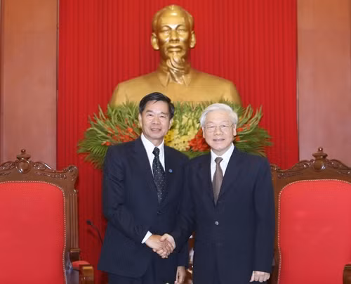 Tổng Bí thư Nguyễn Phú Trọng tiếp Bí thư Thành ủy, Đô trưởng Thủ đô Viêng Chăn (Lào),Sinlavong Khoutphaythoune, Ảnh: Lâm Khánh – TTXVN