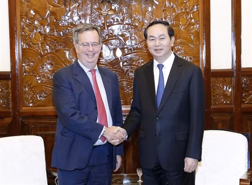 Chủ tịch nước Trần Đại Quang tiếp Ngài Alfonso Tena Garcia, Đại sứ Đặc mệnh toàn quyền Vương quốc Tây Ban Nha tại Việt Nam đến chào từ biệt, kết thúc nhiệm kỳ công tác tại nước ta. Ảnh: Nhan Sáng-TTXVN