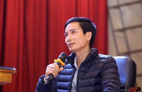 Phạm Thế Duyệt, phóng viên thường trú TTXVN tại Thái Bình, chia sẻ tại buổi tọa đàm. Ảnh: Quốc Khánh - TTXVN