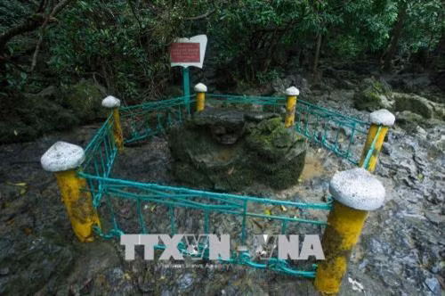 Bên cạnh các giá trị thiên nhiên như diện tích, đặc điểm địa chất và đa dạng sinh học, Non Nước Cao Bằng còn chứa đựng nhiều di sản văn hóa vật thể và phi vật thể, đặc biệt là các di tích lịch sử cách mạng, trong đó có Di tích quốc gia đặc biệt Pác Bó - nơi Chủ tịch Hồ Chí Minh trở về nước năm 1941 lãnh đạo phong trào cách mạng sau hơn 30 năm bôn ba ở nước ngoài. Ảnh: Trọng Đạt - TTXVN