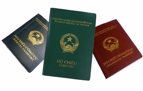 Hộ chiếu Việt Nam là một trong những giấy tờ chứng minh một người có quốc tịch Việt Nam. Ảnh: bankervn.com