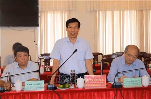 Bộ trưởng Bộ Văn hóa, Thể thao và Du lịch Nguyễn Ngọc Thiện phát biểu tại buổi làm việc. Ảnh: Phạm Cường-TTXVN