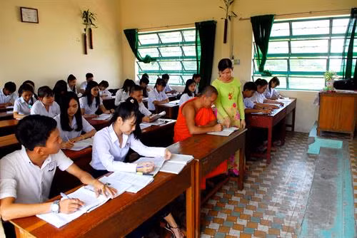 Trường PTDTNT tỉnh Kiên Giang hiện có 12 lớp học với hơn 420 học sinh là con em các dân tộc; học sinh dân tộc Khmer chiếm hơn 95%