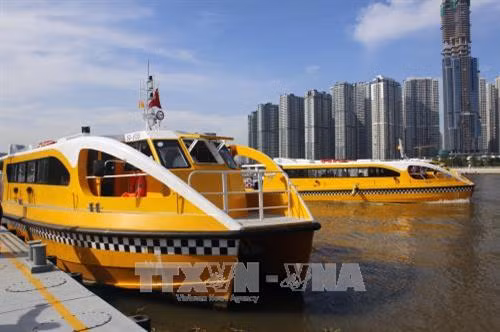Khai trương tuyến buýt đường sông số 1. Ảnh: Hoàng Hải-TTXVN