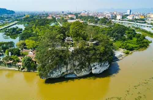 Núi Non Nước nhìn từ trên cao. Ảnh: Minh Đức - TTXVN