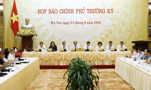 Quang cảnh buổi họp báo Chính phủ thường kỳ tháng 7 năm 2016. Ảnh: An Đăng – TTXVN