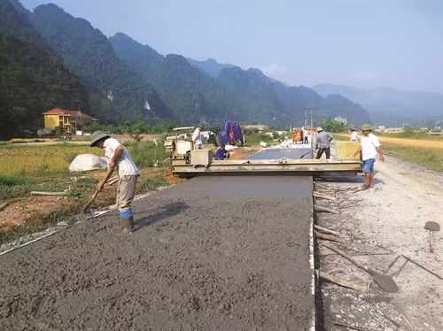 Huyện Lâm Bình tập trung phát triển cơ sở hạ tầng, mở mới và nâng cấp một số công trình giao thông quan trọng kết nối trung tâm huyện với các xã