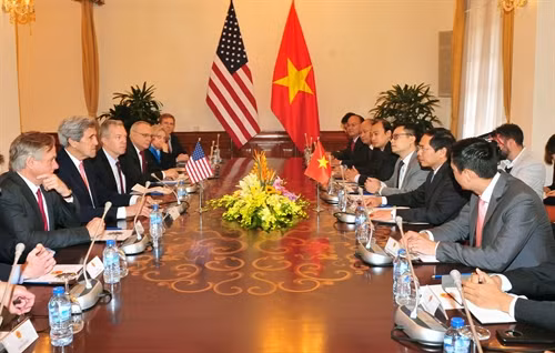 Thứ trưởng Thường trực Bộ Ngoại giao Bùi Thanh Sơn hội đàm với Bộ trưởng Ngoại giao Hoa Kỳ John Kerry thăm chính thức Việt Nam từ ngày 12-14/1/2017. Ảnh: Nguyễn Khang - TTXVN