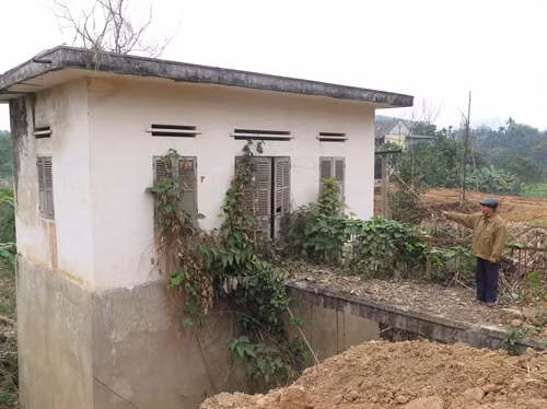 Người dân bức xúc khi nhu cầu sử dụng nước cho sản xuất là rất lớn nhưng công trình thủy lợi tiền tỷ lại bị bỏ quên.