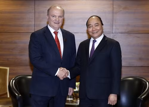Thủ tướng Nguyễn Xuân Phúc tiếp Chủ tịch Đảng Cộng sản Liên bang Nga, Chủ tịch phái đoàn Đảng cộng sản tại Duma Quốc gia Nga G.Zyuganov. Ảnh: Thống Nhất/TTXVN