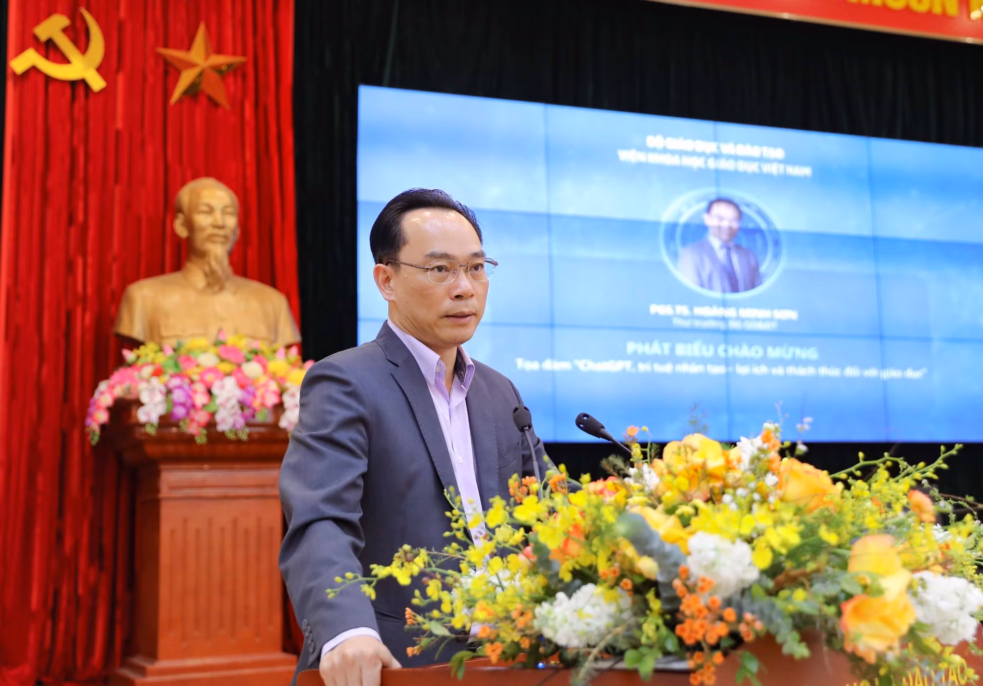 ChatGPT, trí tuệ nhân tạo - lợi ích và thách thức đối với giáo dục ảnh 2