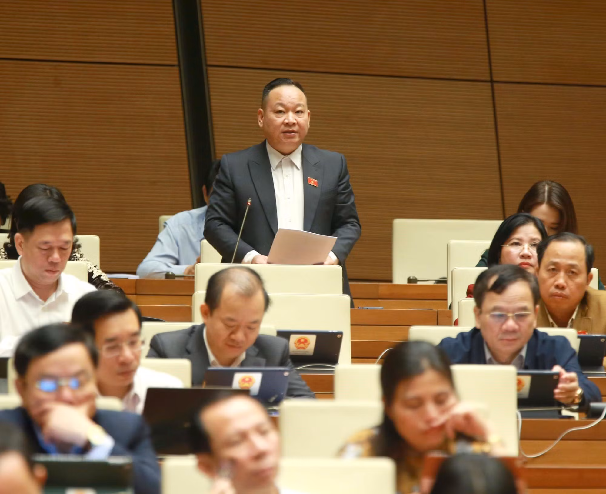 Kỳ họp thứ 6, Quốc hội khóa XV: Hỗ trợ ngành y tế giải quyết dứt điểm vấn đề tồn tại sau đại dịch ảnh 2