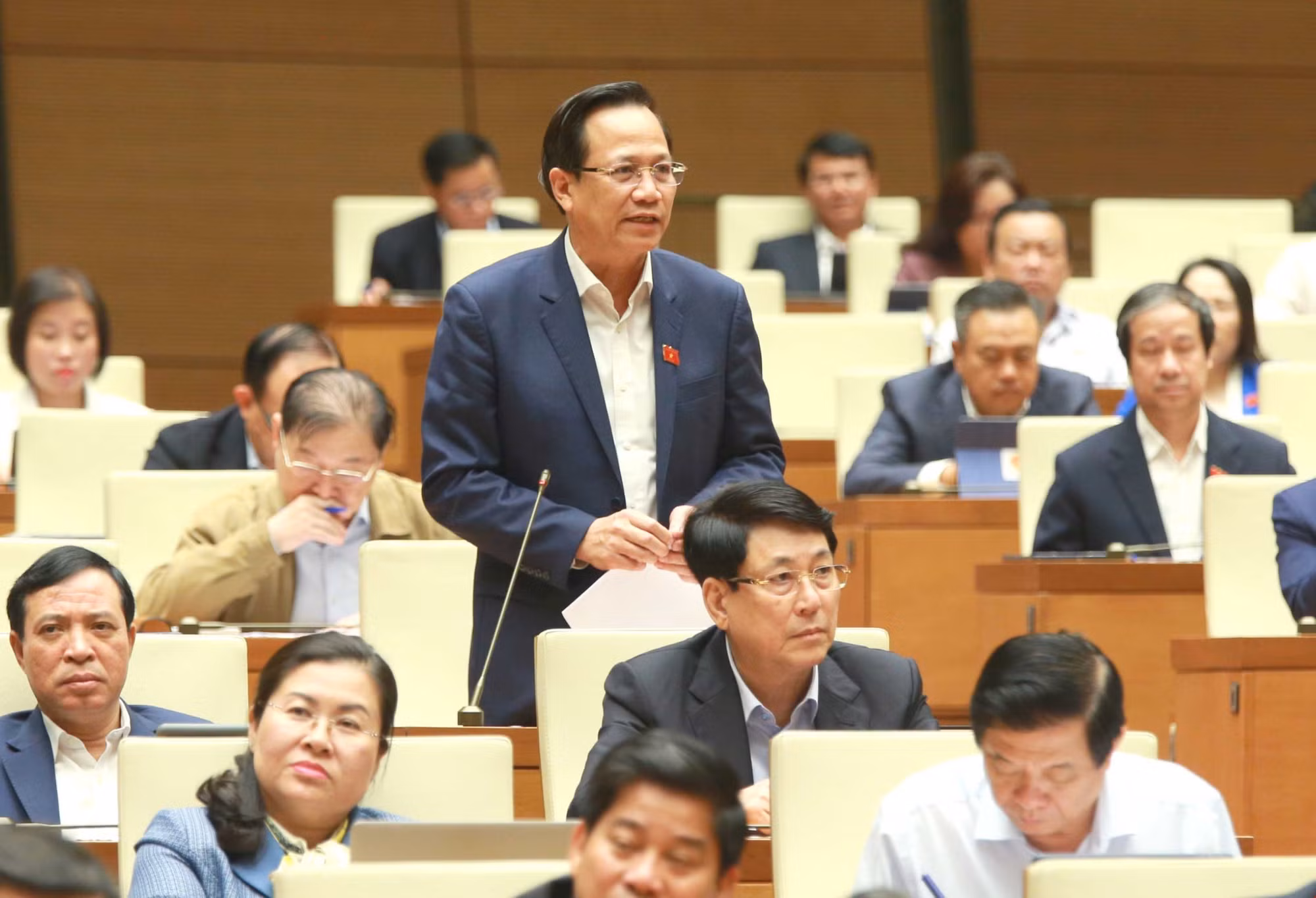 Kỳ họp thứ 6, Quốc hội khóa XV: Hỗ trợ ngành y tế giải quyết dứt điểm vấn đề tồn tại sau đại dịch ảnh 1