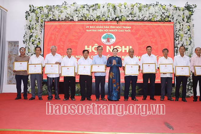 Biểu dương người cao tuổi tỉnh Sóc Trăng làm kinh tế giỏi ảnh 2