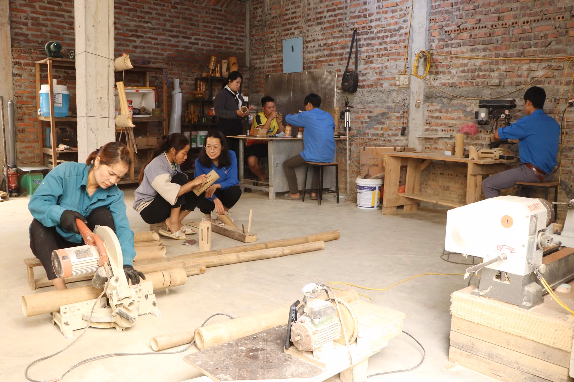  Anh Hà Văn Thời - Khởi nghiệp thành công từ mô hình đèn ống tre ảnh 6