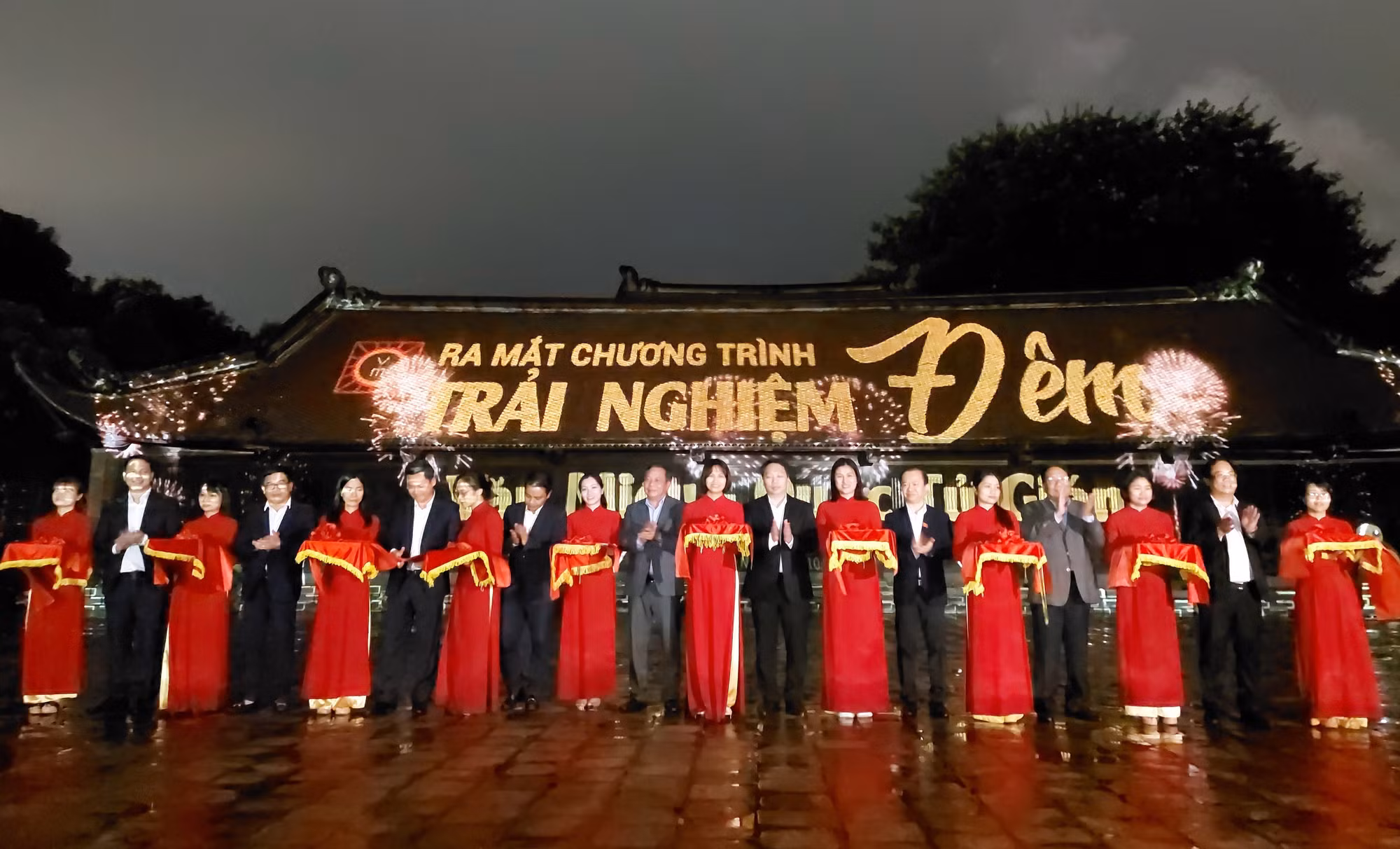Tour đêm Văn Miếu – Quốc Tử Giám: Tinh hoa đạo học ảnh 2