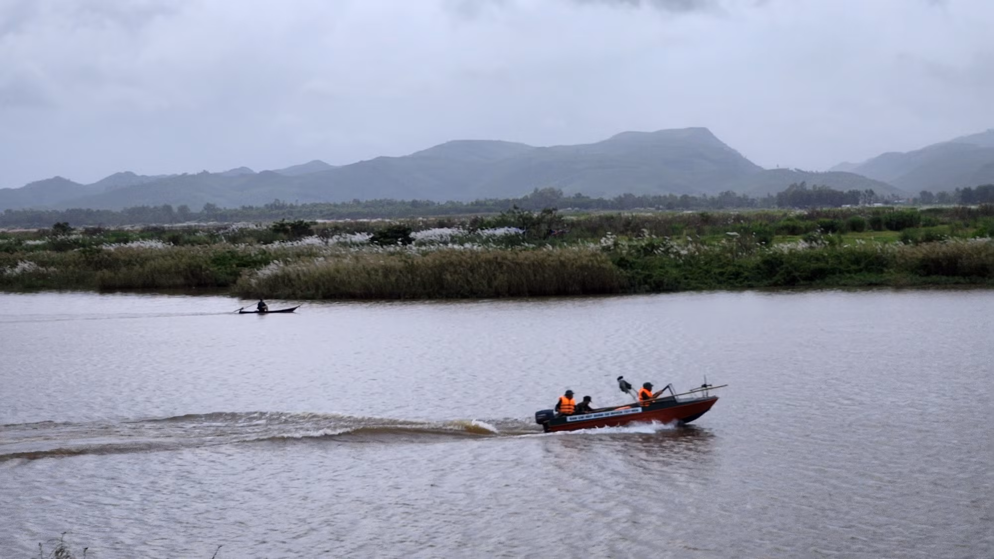Phú Yên: Một người mất tích do mưa lũ ảnh 1